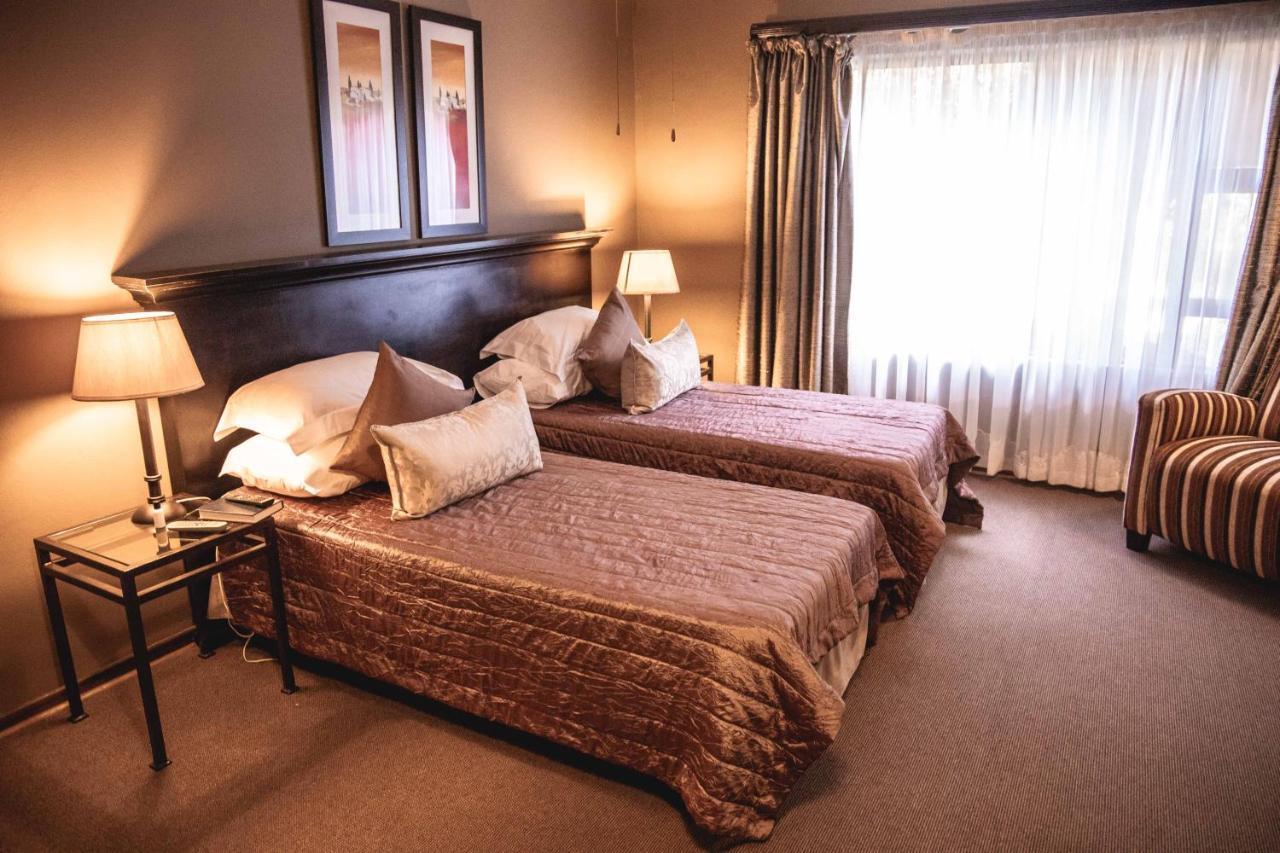 Bass Lake Country Lodge Pretoria-Noord Exteriör bild