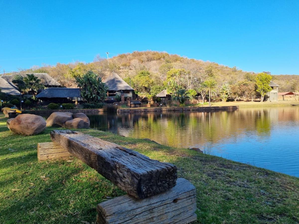 Bass Lake Country Lodge Pretoria-Noord Exteriör bild